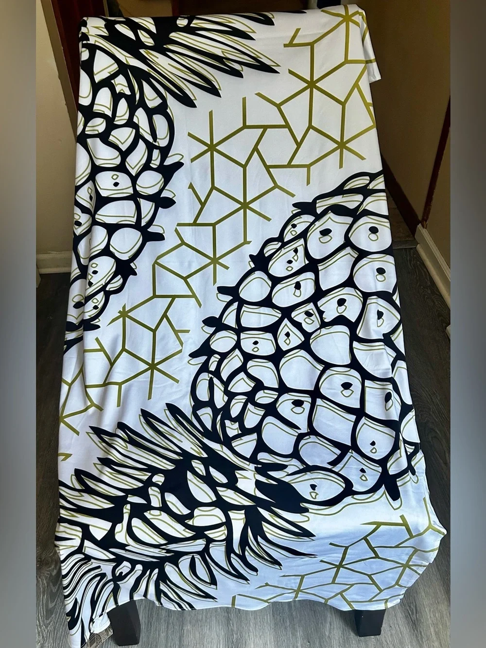 Salt n Rays UPF 50 Sun Protective Towel & Wrap in warm Welcome Pineapple NEW